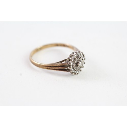 152A - A 9CT DIAMOND CLUSTER RING Weight: 2 gms