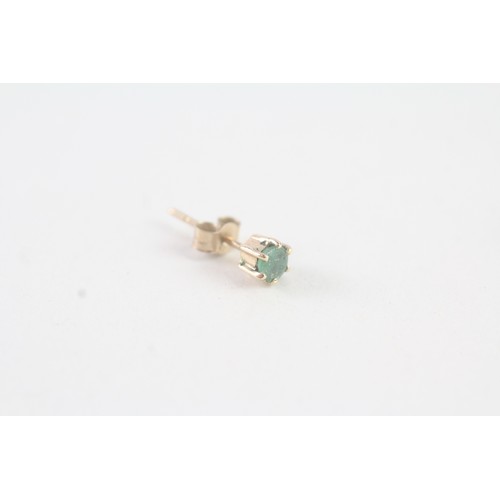 182 - A PAIR OF 9CT GOLD EMERALD STUD EARRINGS Weight: 0.5 gms