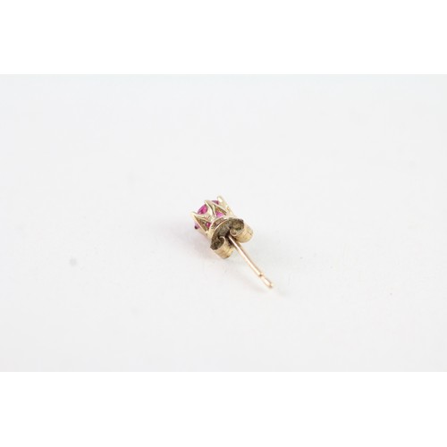 184 - A PAIR OF 9CT GOLD STUD PINK GEMSTONE EARRINGS Weight: 0.5 gms