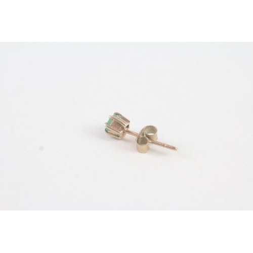 182 - A PAIR OF 9CT GOLD EMERALD STUD EARRINGS Weight: 0.5 gms