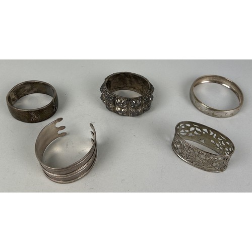 220 - A COLLECTION OF SILVER CUFF BANGLES (5) Total weight: 166gms