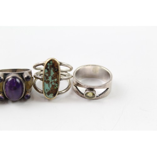 230 - FIVE SILVER STONE SET RINGS INCLUDING TOPAZ, TURQUOISE AND CARNELIAN (5) Weight: 43gms