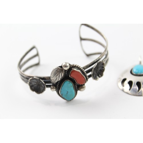 236 - SIX STERLING SILVER NATIVE AMERICAN JEWELLERY INCLUDING TURQUOISE (3) Weight: 27gms