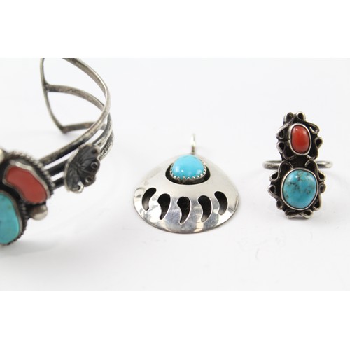 236 - SIX STERLING SILVER NATIVE AMERICAN JEWELLERY INCLUDING TURQUOISE (3) Weight: 27gms