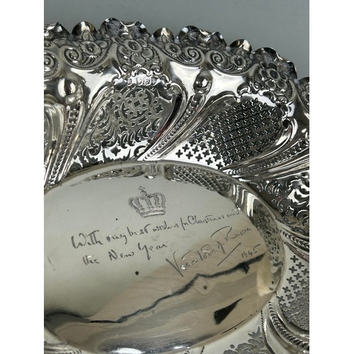 250 - A RUSSIAN IMPERIAL SILVER DISH ENGRAVED 'BEST WISHES FOR CHRISTMAS AND NEW YEAR...LOVE OF RUSSIA Wei... 