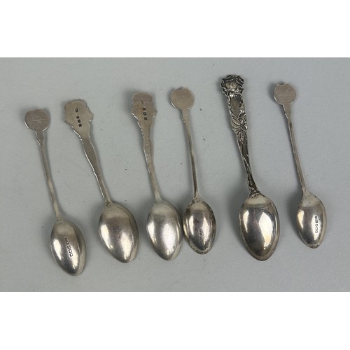 289 - A GROUP OF SIX SILVER SPOONS, TO INCLUDE FOUR WITH LION MASK Weight: 81gms