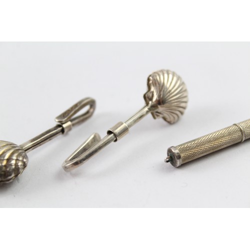 336 - THREE .925 STERLING SILVER NAPKIN CLIPS AND TOOTHPICK (3)

Weight: 22gms