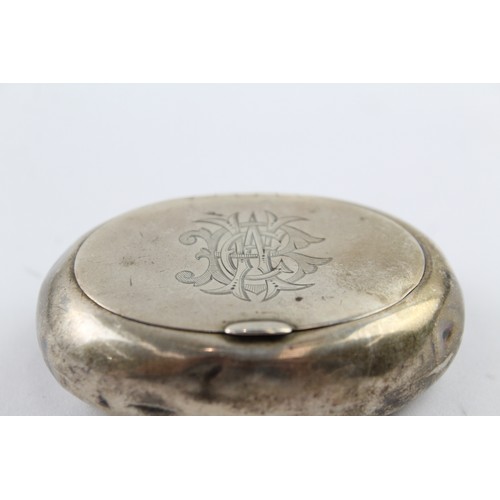 340 - A .925 STERLING SILVER SNUFF BOX

Weight: 54gms