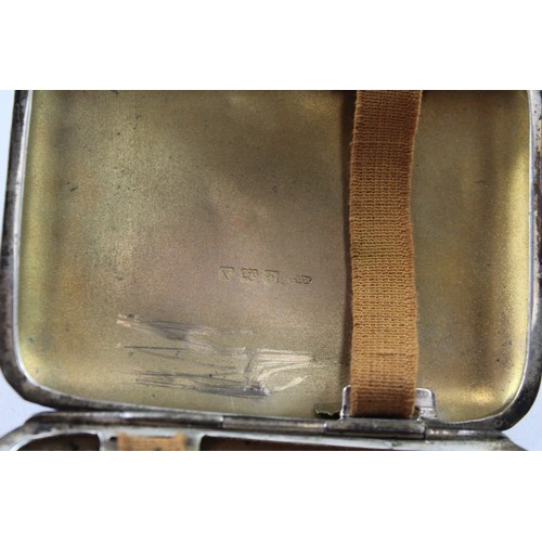 355 - A .925 STERLING SILVER CIGARETTE CASE

Weight: 63gms