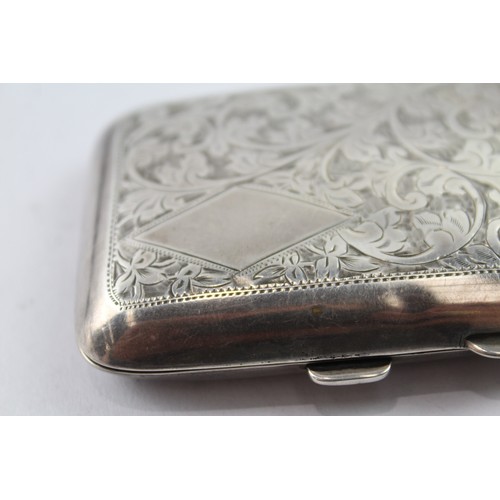 355 - A .925 STERLING SILVER CIGARETTE CASE

Weight: 63gms