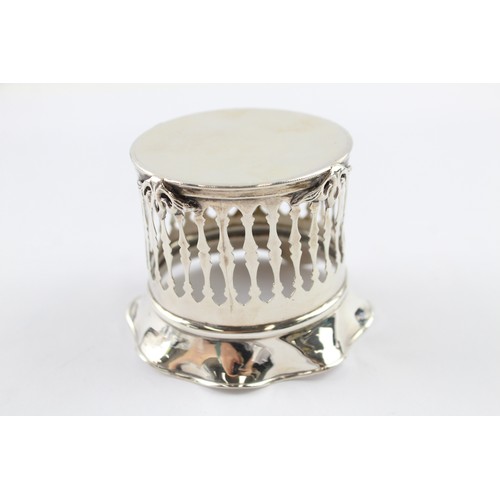 364 - A .925 STERLING SILVER PIERCED SIDE POT/ PLANTER

Weight: 80gms