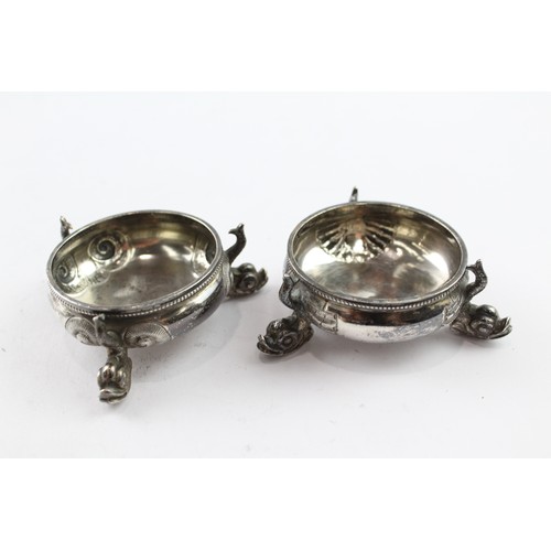 374 - A PAIR OF .925 STERLING SILVER VICTORIAN SALT DISHES

Weight: 87gms