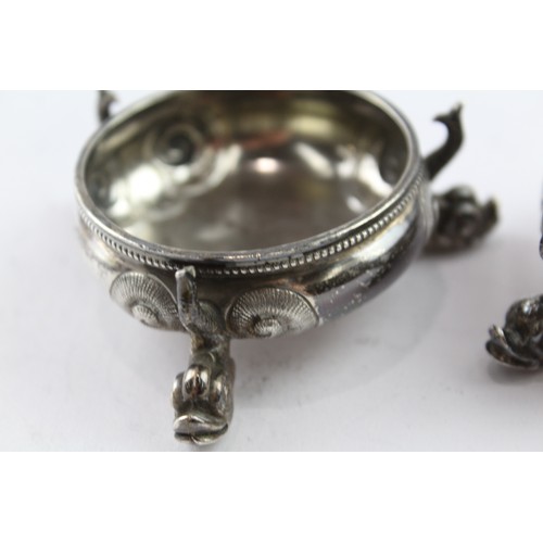 374 - A PAIR OF .925 STERLING SILVER VICTORIAN SALT DISHES

Weight: 87gms