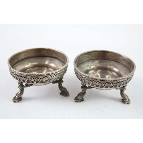 382 - PAIR OF .925 STERLING SILVER VICTORIAN SALT DISHES

Weight: 114gms