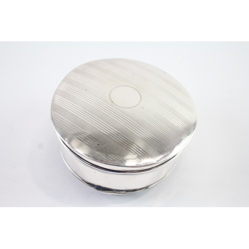 415 - A .925 STERLING SILVER JEWELLERY/ TRINKET BOX

Weight: 262gms