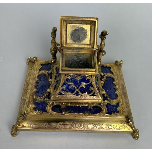 622 - A FRENCH GILT BRONZE INKWELL WITH BLUE GLASS 15cm x 12cm x 9cm