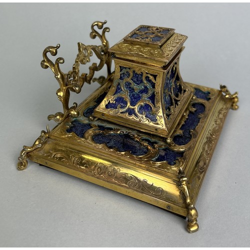 622 - A FRENCH GILT BRONZE INKWELL WITH BLUE GLASS 15cm x 12cm x 9cm