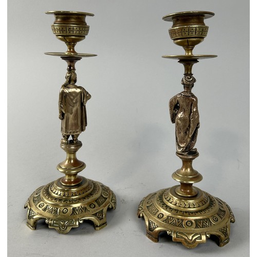 635 - A PAIR OF 19TH CENTURY CHINOISERIE FIGURAL BRASS CANDLESTICKS 20cm H