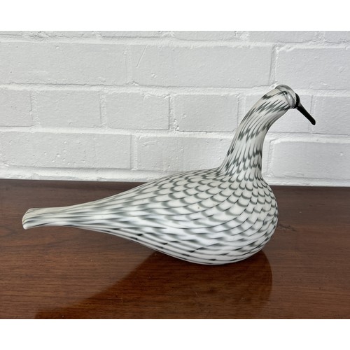 646 - OIVA TOIKKA: A SCULPTURAL GLASS BIRD 35cm L