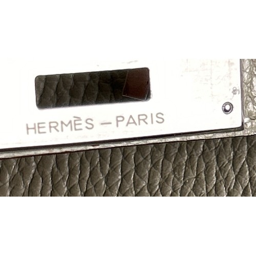 685 - AN HERMES BIRKIN BAG IN GREY 40cm L