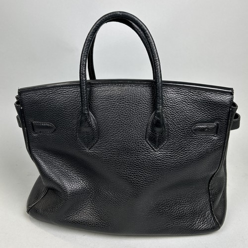 686 - AN HERMES BIRKIN 35 BAG IN BLACK 
40cm L