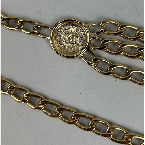 701 - A CHANEL GOLD TONE VINTAGE RUE CAMBON BELT c. 1980s