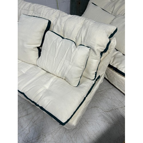 1026 - A WHITE CARAVANE CANAPÉ MON PRINCE SOFA 200cm x 90cm x 75 cm