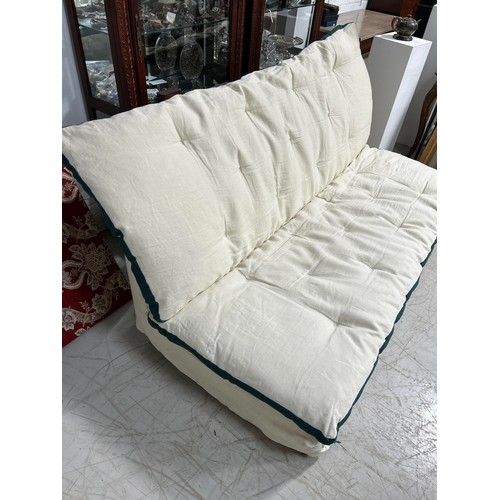 1025 - A WHITE CARAVENE CANAPÉ MON PRINCE SOFA 200cm x 90cm x 75cm