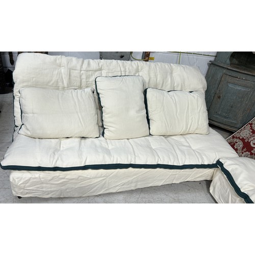 1026 - A WHITE CARAVANE CANAPÉ MON PRINCE SOFA 200cm x 90cm x 75 cm