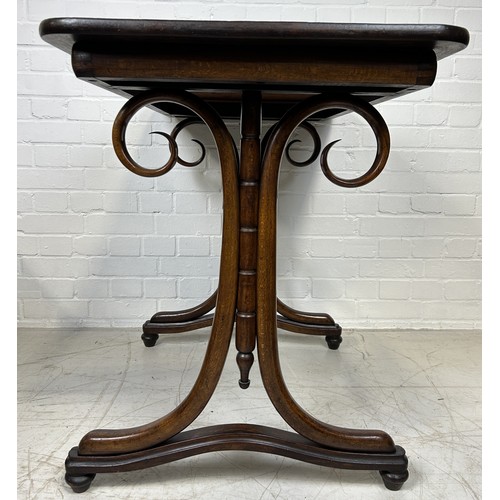 1043 - A 19TH CENTURY TABLE ATTRIBUTED TO THONET BENTWOOD 98cm x 78cm 60cm