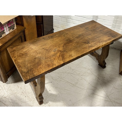 1068 - A SPANISH OAK WALNUT TRESTLE LOW TABLE 127cm x 50cm x 50cm