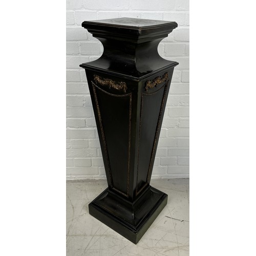 1078 - A TALL EBONISED PLINTH WITH BRONZE MOUNTS 105cm H