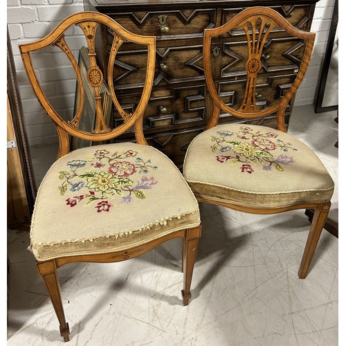 1085 - A PAIR OF SHERATON REVIVAL SIDE CHAIRS, SATINWOOD INLAID WITH NEEDLEPOINT UPHOLSTERED SEATS (2) Back... 