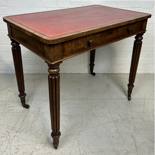 1092 - A VICTORIAN MAHOGANY DESK IN THE MANNER OF GILLOWS 85cm x 72cm x 54cm With single sliding drawer and... 