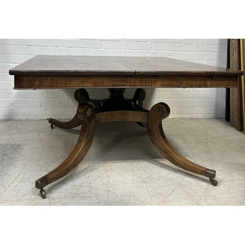 1108 - A GEORGIAN MAHOGANY TABLE ON FOUR LEGS AND CASTORS 111cm x 111cm x 58cm