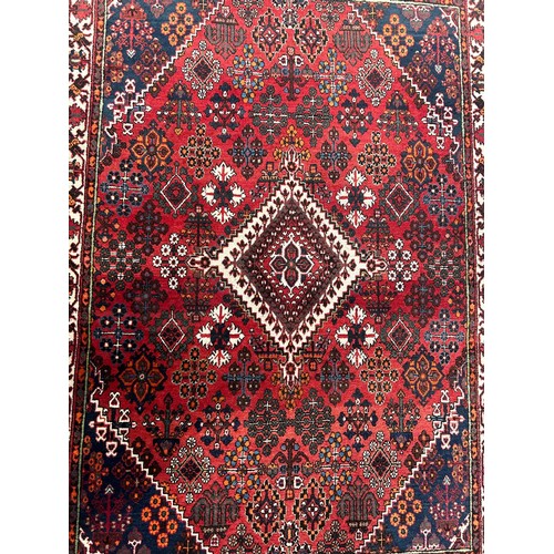 1123B - A PERSIAN DESIGN CARPET 160cm x 110cm