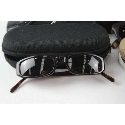 1161 - A VARIETY OF DESIGNER SUNGLASSES/ GLASSES BRANDED, ASSORTED INC CASES (6)