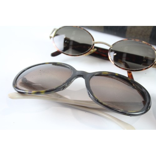 1169 - DESIGNER SUNGLASSES/ GLASSES INCLUDING VERSACE, FENDI, CHANEL INCLUDING CASES (3)