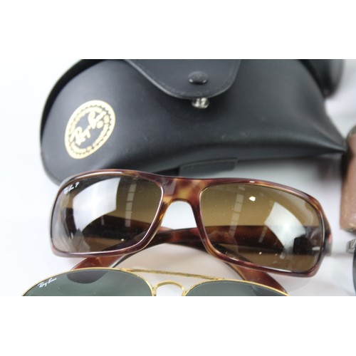 1166 - A VARIETY OF DESIGNER RAYBAN SUNGLASSES INCLUDING CASES (5)