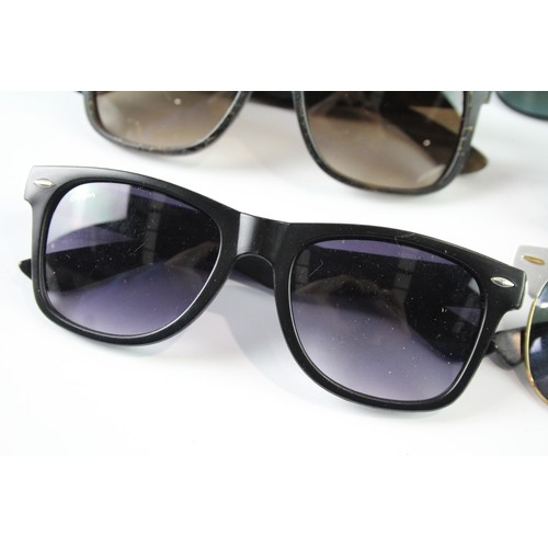 1172 - A COLLECTION OF DESIGNER RAYBAN SUNGLASSES INCLUDING SOME CASES(5)