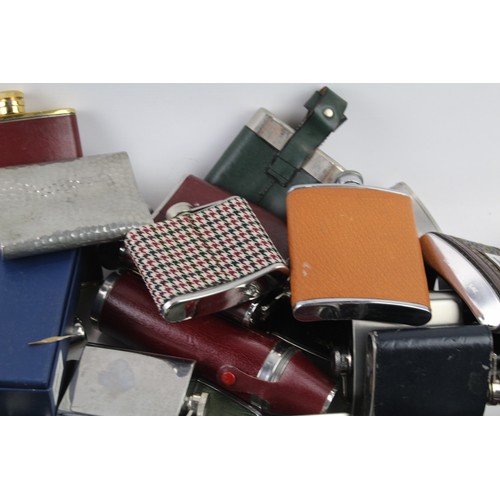 1194 - A COLLECTION OF HIP FLASKS MODERN ASSORTED, INCLUDING STAINLESS STEEL AND LEATHER, SOME BOXED