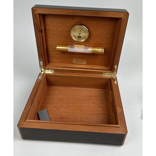 1257 - A 1970'S HUMIDOR 25cm x 21cm x 9cm