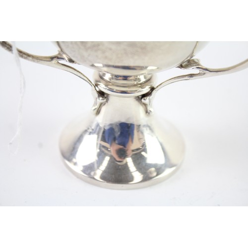 422D - A STERLING SILVER TRIPLE HANDLED BON BON DISH

Weight: 150gms