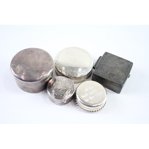 422E - FIVE .925 STERLING SILVER PILL OR TRINKET BOXES

Weight: 48gms