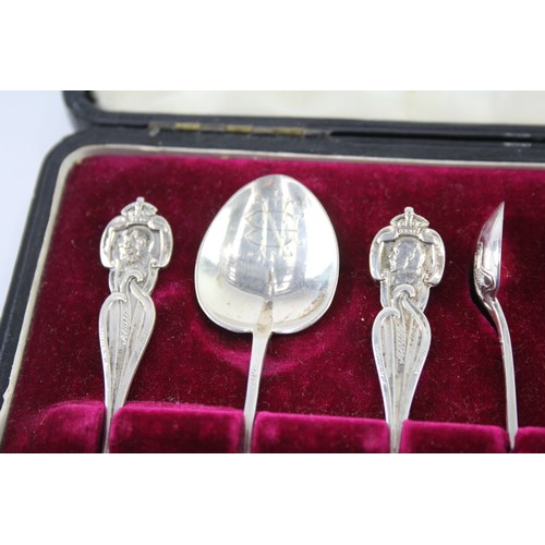 422F - EIGHT .925 STERLING SILVER EDWARD VII SOUVENIR SPOONS AND SUGAR TONGS IN CASE

Weight: 122gms