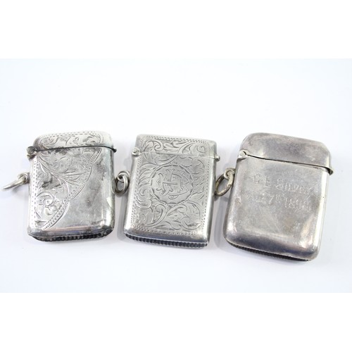 422L - THREE .925 STERLING SILVER VESTA OR MATCH CASES INCLUDING VICTORIAN

Weight: 63gms