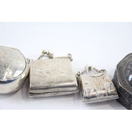 422S - FIVE .800 AND .925 STERLING SILVER PILL OR TRINKET BOXES

Weight: 65gms