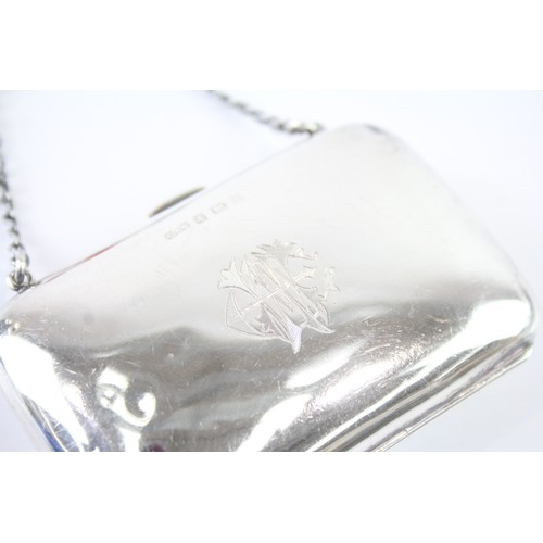 422W - A .925 STERLING SILVER LADIES COIN PURSE

Weight: 51gms