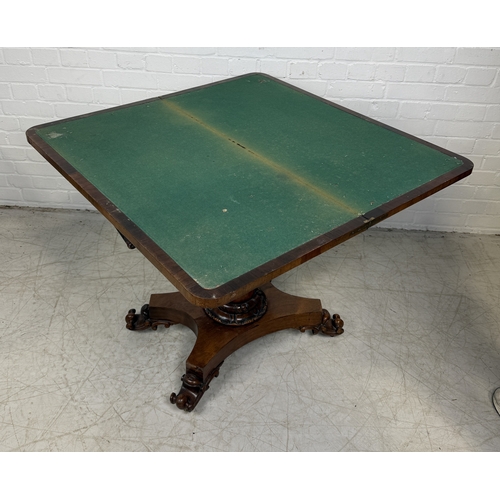 1004 - A WILLIAM IV ROSEWOOD CARD TABLE
90cm x 75cmx 46cm