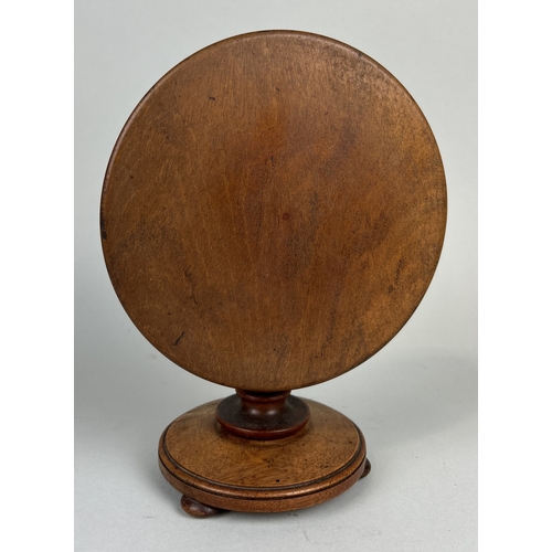 1016 - AN ANTIQUE MINIATURE MAHOGANY APPRENTICE TILT-TOP TABLE
 
40 x 18 cm